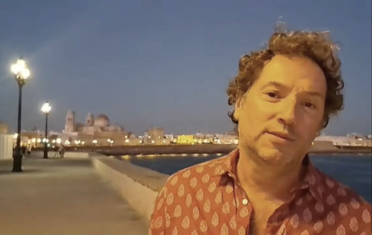 Hoy lunes a las 15.30 horas #LõBISON en #flamencosporelmundo de <a href="/CanalSurRadio/">Canal Sur Radio</a> hablando de “De Lo Que No Se Habla No Se Olvida”. Salud!

Disco nuevo 👉 open.spotify.com/album/5BK2EhCX…

Nuevo videoclip 👉 youtu.be/omR8yhhwj8g?si…