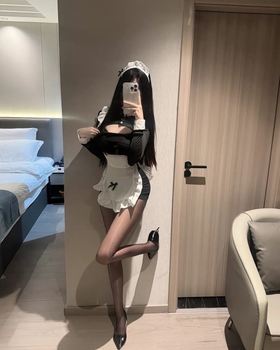 xiaonaimi's tweet photo. 你的黑丝女仆已上线、喜欢请滴滴
#上海 #反差 #四爱
#修车 #女大 https://t.co/sHvB9wDFNh