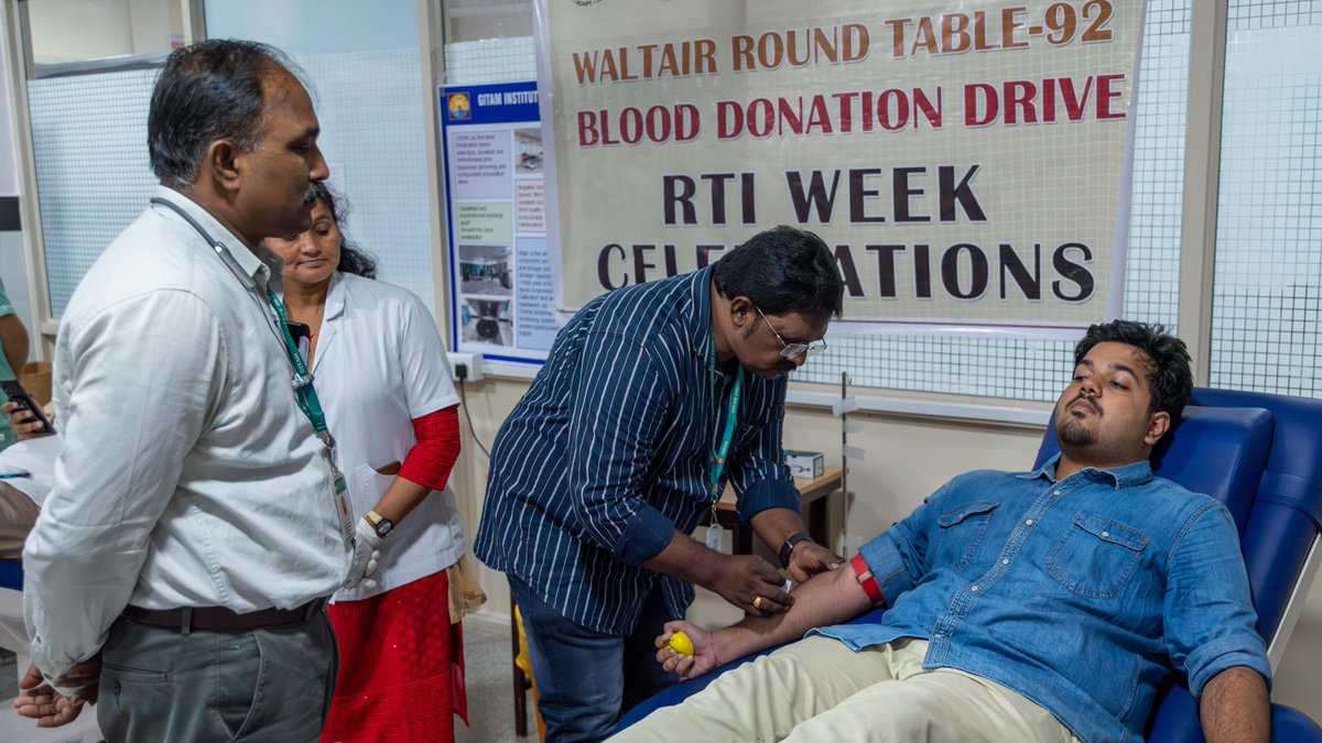 GITAM_msr's tweet image. During #𝗚𝗜𝗠𝗦𝗥’s recent #blood donation drive with 𝗥𝗼𝘂𝗻𝗱 𝗧𝗮𝗯𝗹𝗲 𝗜𝗻𝗱𝗶𝗮, our students, faculty, and community joined forces to collect over 200 units of blood, showcasing solidarity and generosity.
@GITAMUniversity