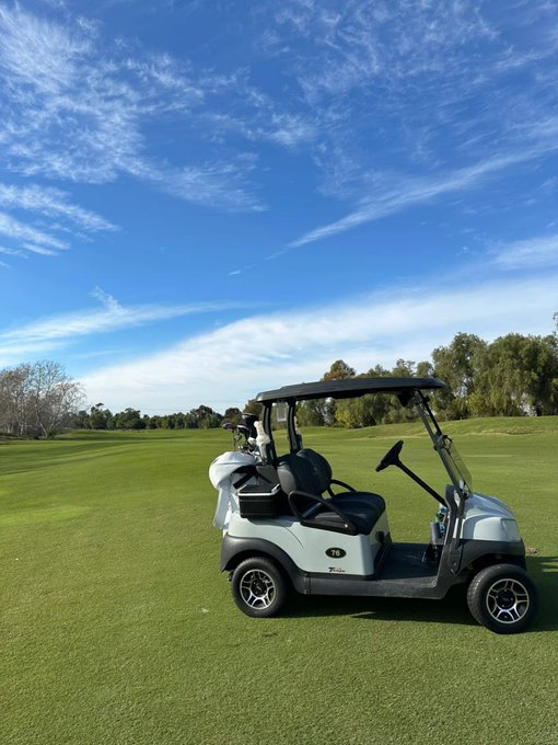 Terminr_____AS's tweet image. 좋은 날입니다 골프에 적합