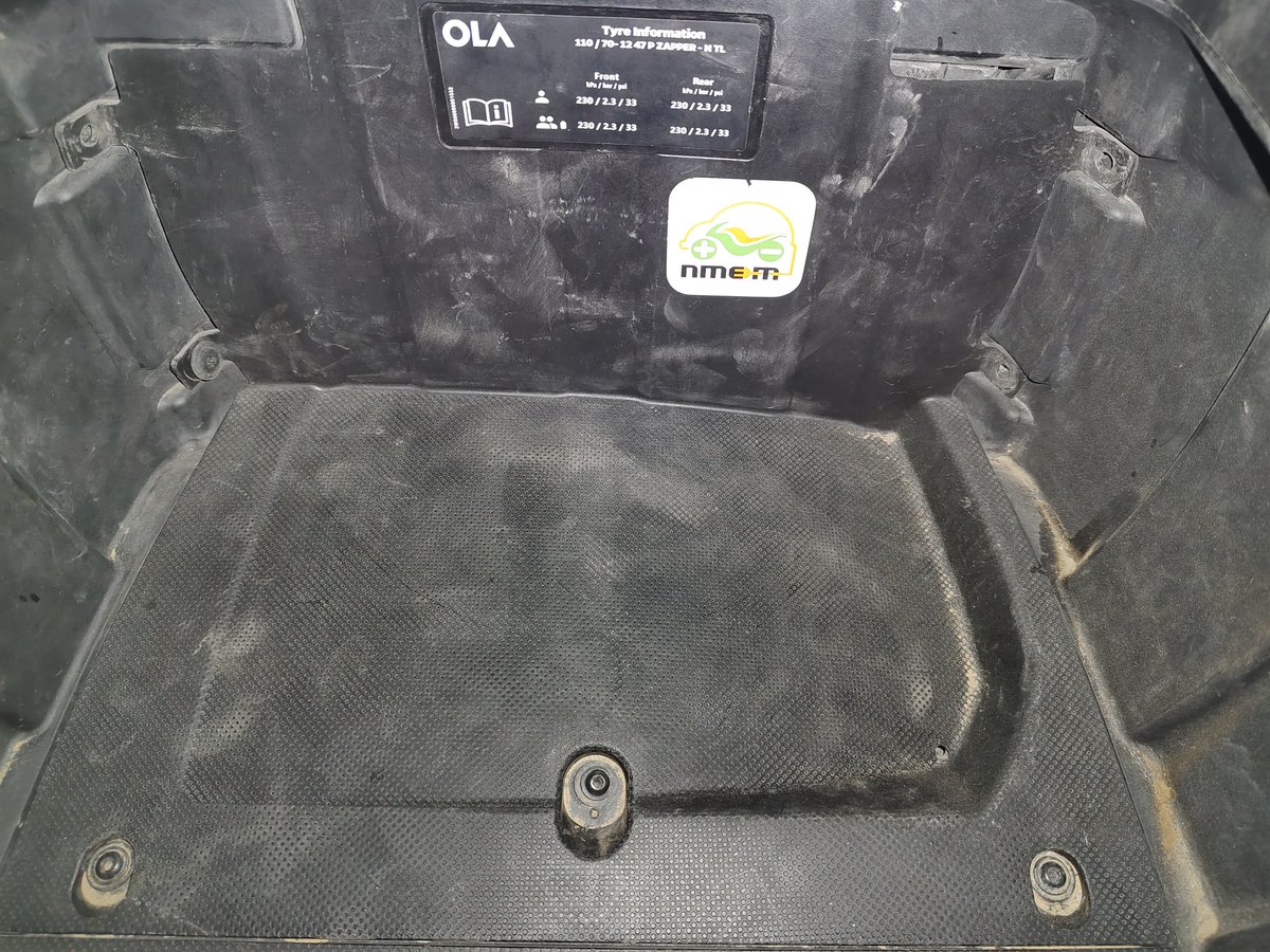 parth_pal's tweet photo. @OlaElectric @bhash @nch1915 @jagograhakjago @consaff No Service received from ola electric.On every service they removed some parts from my scooter and waited for a big mess with their customers. Need urgent support. https://t.co/Va8ZATryWs