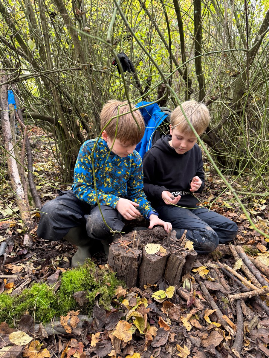Red Class had a fantastic adventure at Forest School today! 🌳🍁 The children explored nature, built dens, and learned about wildlife. Outdoor learning at its best, fostering curiosity and a love for the environment! #ForestSchool #OutdoorLearning #NatureEducation