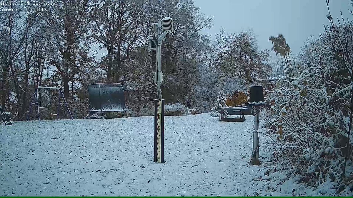 Chemnitz-Harthau meldet auch den Westen Schnee der Saison. 2cm extrem nass und matschig