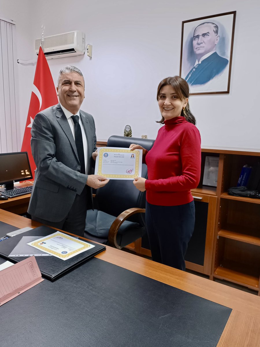 SavasBasarann's tweet photo. #Mut Nüfus Müdürlüğü Personeline,özverili çalışmalarından dolayı Başarı belgesi ile taltif eden Kaymakamımız Sayın İhsan AYRANCI ‘ya (@ihsanAyranc ) teşekkür eder yeni görevinde başarılar dileriz #HayatınızınHerAnında @MersinValiligi @AfyonValiligi @TC_icisleri https://t.co/kIspLKhFpe