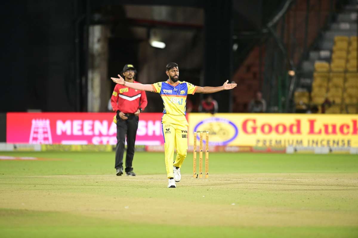 CricCrazyJohns's tweet image. LEADING WICKET-TAKER OF RANJI TROPHY IN PHASE 1:

Suchith - 37 wickets from 5 games. 

IPL teams can try him as a backup Indian spin option in the new cycle considering his very good run in the domestics including the performance in Maharaja Trophy at Chinnaswamy with just 7.54…