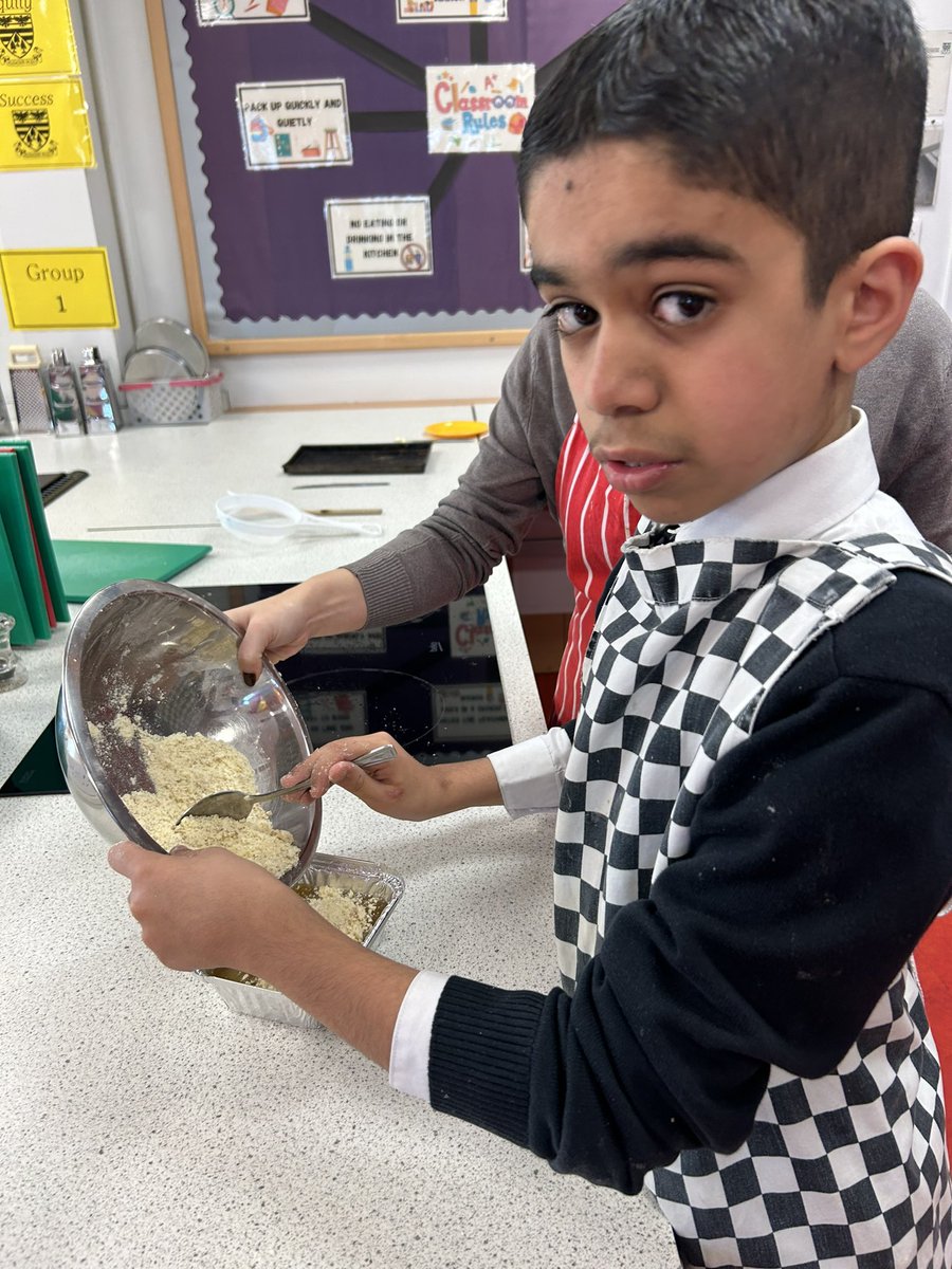 Whitehill Health, Food & Technology (@whitehill_he) on Twitter photo Mr Traynor brought in apples 🍏 from his garden and we made some delicious apple crumble! Low food miles using local produce, seasonal and best of all … FREE! <a href="/WhitehillSec/">Whitehill Secondary</a> Mr Traynor brought in apples 🍏 from his garden and we made some delicious apple crumble! Low food miles using local produce, seasonal and best of all … FREE! <a href="/WhitehillSec/">Whitehill Secondary</a>
