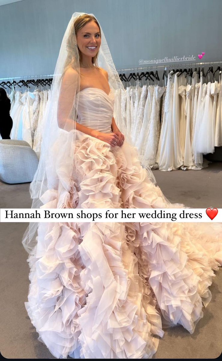 HustlangNFT's tweet photo. Hannah Brown is getting married soon
#bachelor #goldenbachelorette #GoldenBachelor https://t.co/FgfUNAAnyL