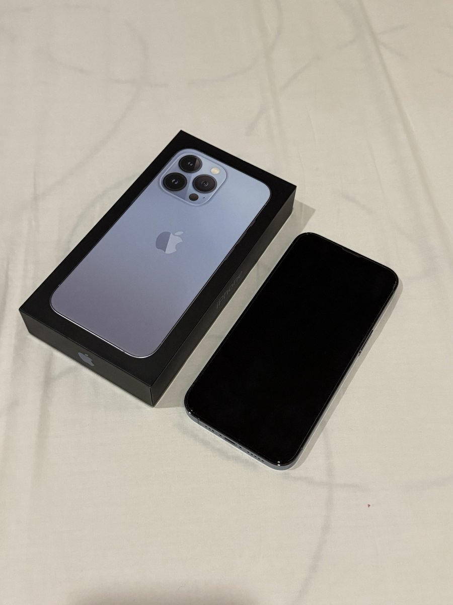 jadekoo19's tweet photo. hello! selling my iPhone 13 Pro 256gb Sierra Blue if anyone’s inch 🫶🏻

with original box, charger cord, free cases and (2) tempered glass

no issues, never been repaired
₱28,000
loc: Cebu City
can do meetup/shipping 
rfs: upgraded

wts lfb ph https://t.co/eLblkp4QYK