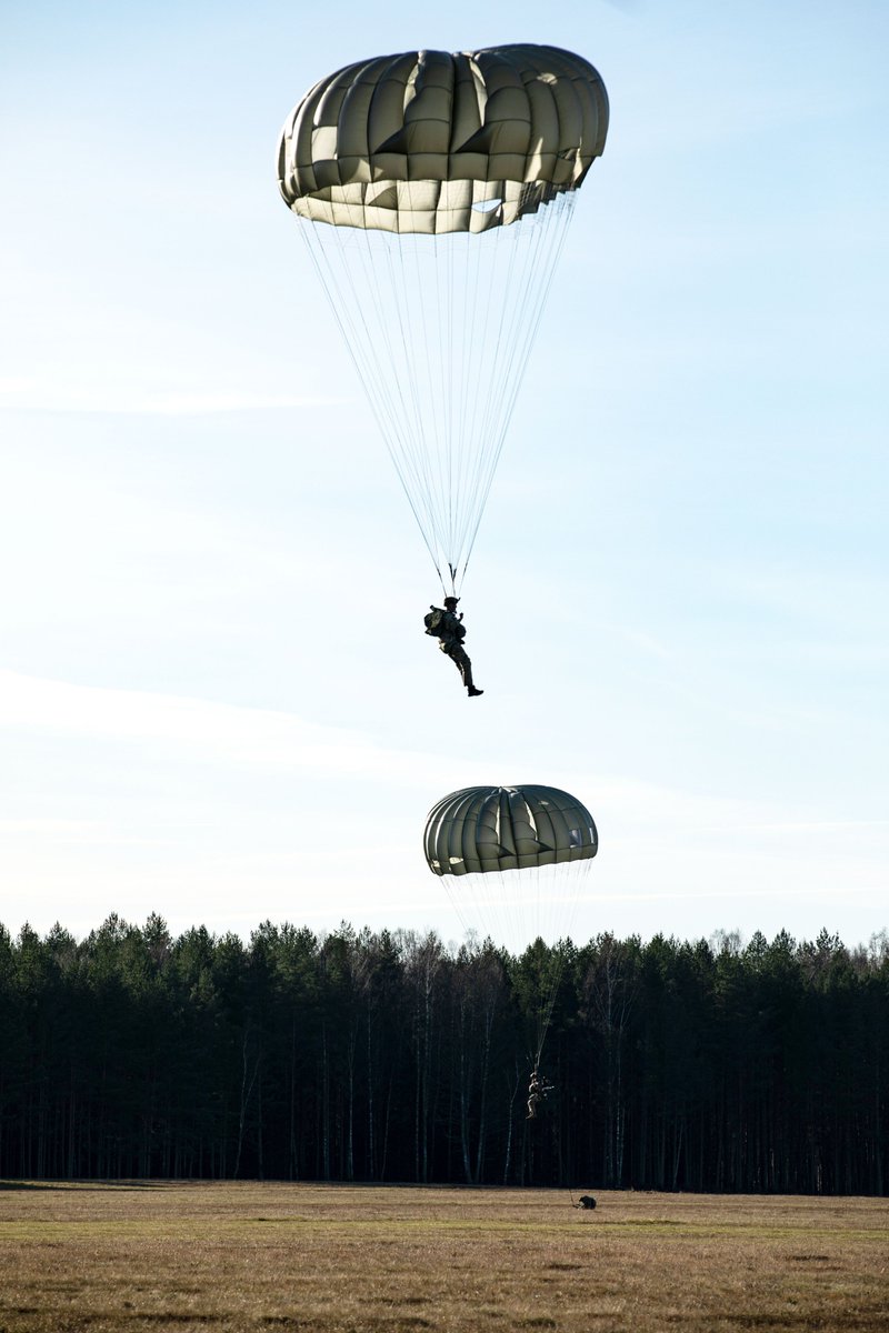 Green Berets with 1st Battalion, 10th Special Forces Group (Airborne), conduct static line Airborne operations from a 352d Special Operations Wing MC-130J Commando II, as part of Exercise Adamant Serpent 25 in Karlsborg, Sweden.
#SOFinEurope #AdamantSerpent