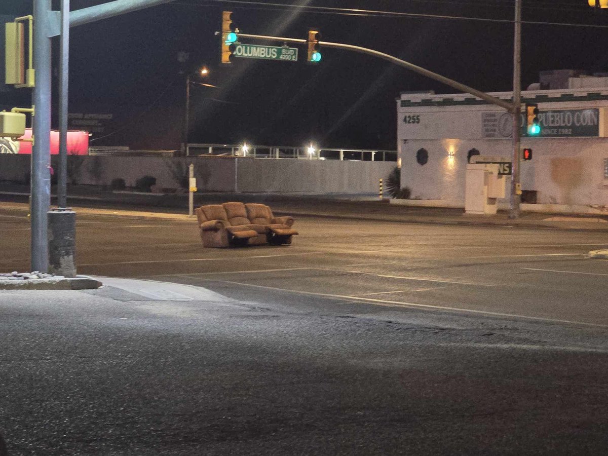 whatsuptucson's tweet image. Couch at Speedway and Columbus