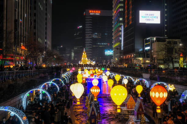 #CULTURE  

Aujourd’hui, on t’explique comment Noël est fêté en  Corée du Sud dans l’article ci-dessous 👇

Et toi comment fêtes-tu Noël ? 🎄

🔗 bonjour-coree.org/feter-noel-en-…

#corée #noël #크리스마스