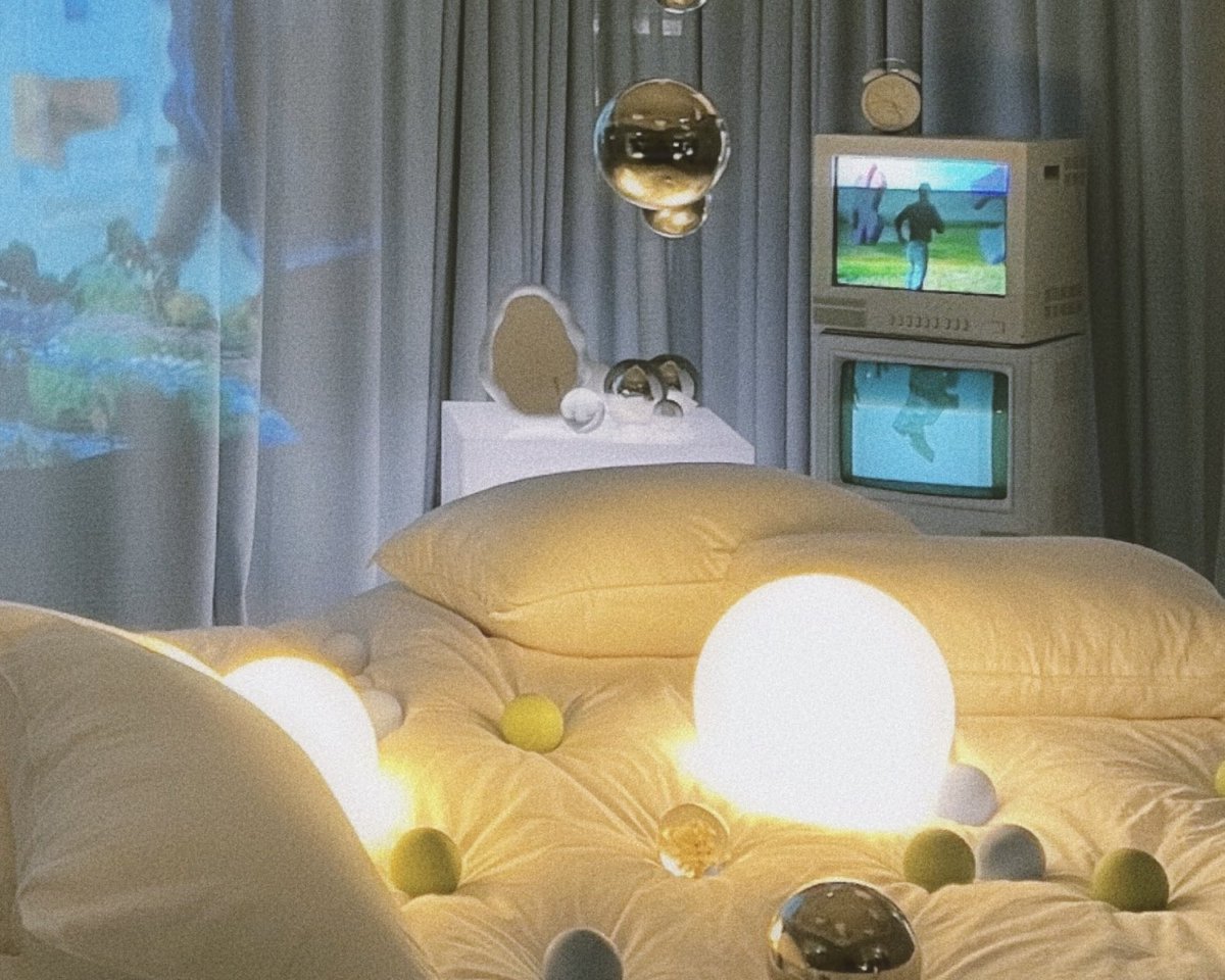 Chase The Light ₊⁺⊹