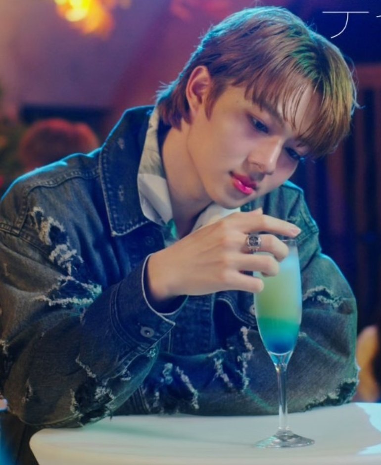 NuLiLizn4_ever's tweet photo. Good luck to us when we get a glimpse of his MV 🫠. can't even barely handle his visuals now, how much more when I hear his angelic voice?

ps. So handsome like 10B/10 😉.

#NuNewJapanDebut 
#渋谷のBARで初めてのデイト #FirstDateAtShibuya    @SonyMusic_JPN
#uNew | @CwrNew https://t.co/qgdInX5KnN