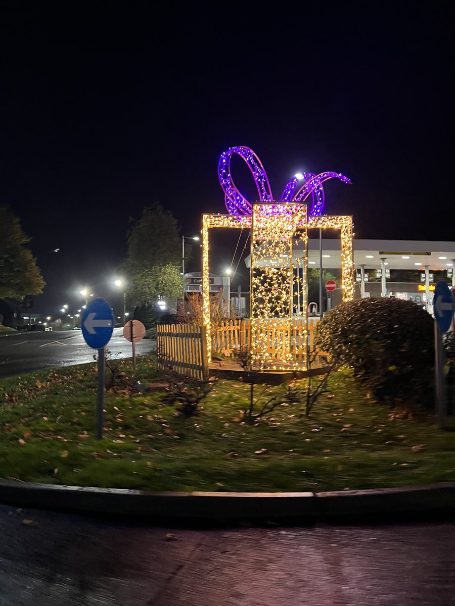 🎄✨ The holiday spirit is in the air! Decorations are going up, and our space is transforming beautifully. Stay tuned for more festive updates! 🎅🎁 #HolidayDecor #FestiveSeason