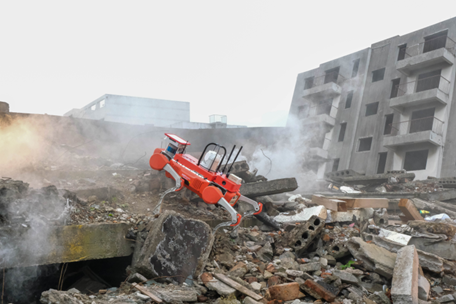 NiiiSensor's tweet image. The quadruped robot has quick responses and strong environmental adaptability. It can perform tasks such as security patrols and logistics transportation, and is expected to become a powerful assistant in people&apos;s daily work and life.