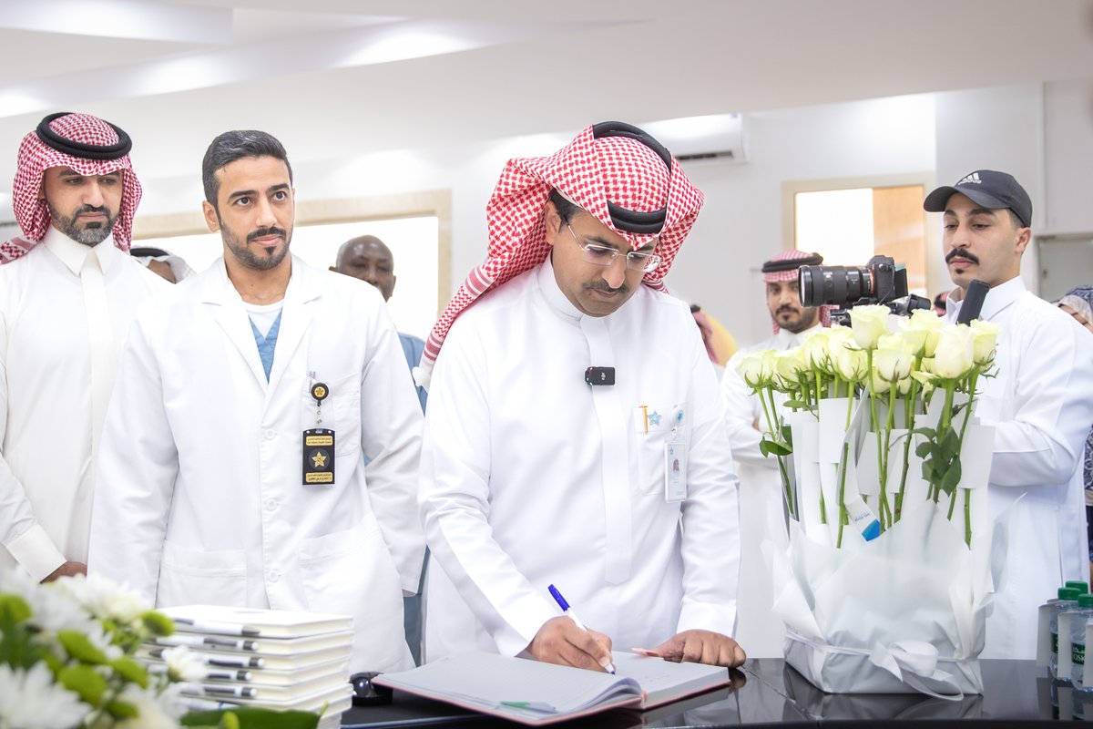 #تغطية | 📸
تحت شعار الجودة من الامتثال إلى الأداء
#تجمع_حفرالباطن_الصحي ومكوناته يحتفي بـ  #الإسبوع_العالمي_للجودة ، بعرض المشاريع والأنشطة الرئيسية في المستشفيات بهدف تعزيز ثقافة الجودة وتحسين سلامة المرضى في جميع مكونات التجمع.