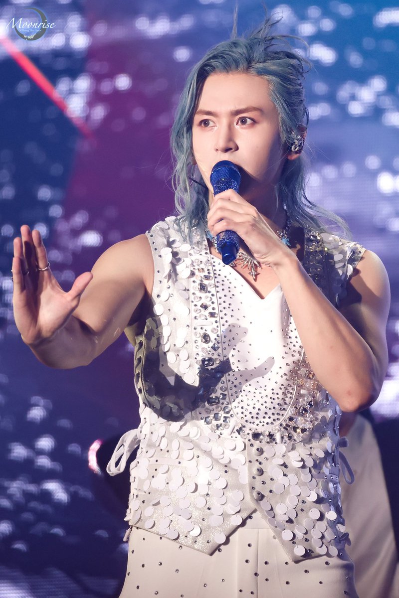 Moonrise0511's tweet photo. 𝟚𝟘𝟚𝟜.𝟙𝟙.𝟙𝟞
ℙ𝕣𝕚𝕞𝕠𝕣𝕕𝕚𝕒𝕝 𝕋𝕙𝕖𝕒𝕥𝕖𝕣 𝕀𝕀 ℂ𝕠𝕟𝕔𝕖𝕣𝕥 𝕚𝕟 𝕊𝕖𝕠𝕦𝕝 
#ZhangZhehan 
#ZhangZhehan张哲瀚
#张哲瀚 #張哲瀚 #ZZH 
#チャンジャーハン 
#장철한 #จางเจ๋อฮั่น
#zhangsanjian
#张三坚
#TheRealZhangZhehan 
#zhangzhehan_super3
#WordOfHonor 
#山河令 https://t.co/sQ6sfJkp6b