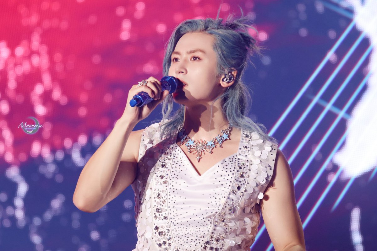 Moonrise0511's tweet photo. 𝟚𝟘𝟚𝟜.𝟙𝟙.��𝟞
ℙ𝕣𝕚𝕞𝕠𝕣𝕕𝕚𝕒𝕝 𝕋𝕙𝕖𝕒𝕥𝕖𝕣 𝕀𝕀 ℂ𝕠𝕟𝕔𝕖𝕣𝕥 𝕚𝕟 𝕊𝕖𝕠𝕦𝕝 
#ZhangZhehan 
#ZhangZhehan张哲瀚
#张哲瀚 #張哲瀚 #ZZH 
#チャンジャーハン 
#장철한 #จางเจ๋อฮั่น
#zhangsanjian
#张三坚
#TheRealZhangZhehan 
#zhangzhehan_super3
#WordOfHonor 
#山河令 https://t.co/xZo4D7nU8h