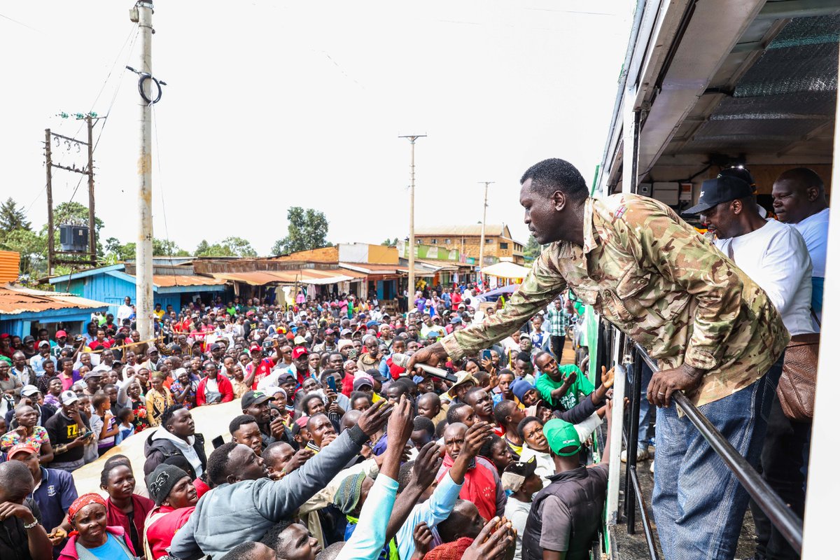 IceTrev's tweet photo. Watu wa Murima mko ready? This week Safaricom caravan inaingia mountain region to spread cheer and happiness during the festive season na wanakam na doba mbaya na rewards and surprises kama live goats, chicken, food hampers na magoodies kibao usipitwe #SambazaFurahaNaSafaricom https://t.co/P3MAiXHasP