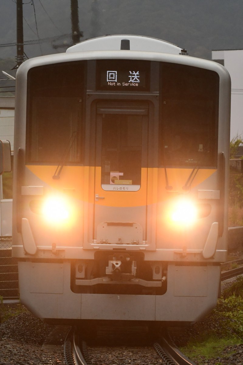 走る鉄バス tweet media