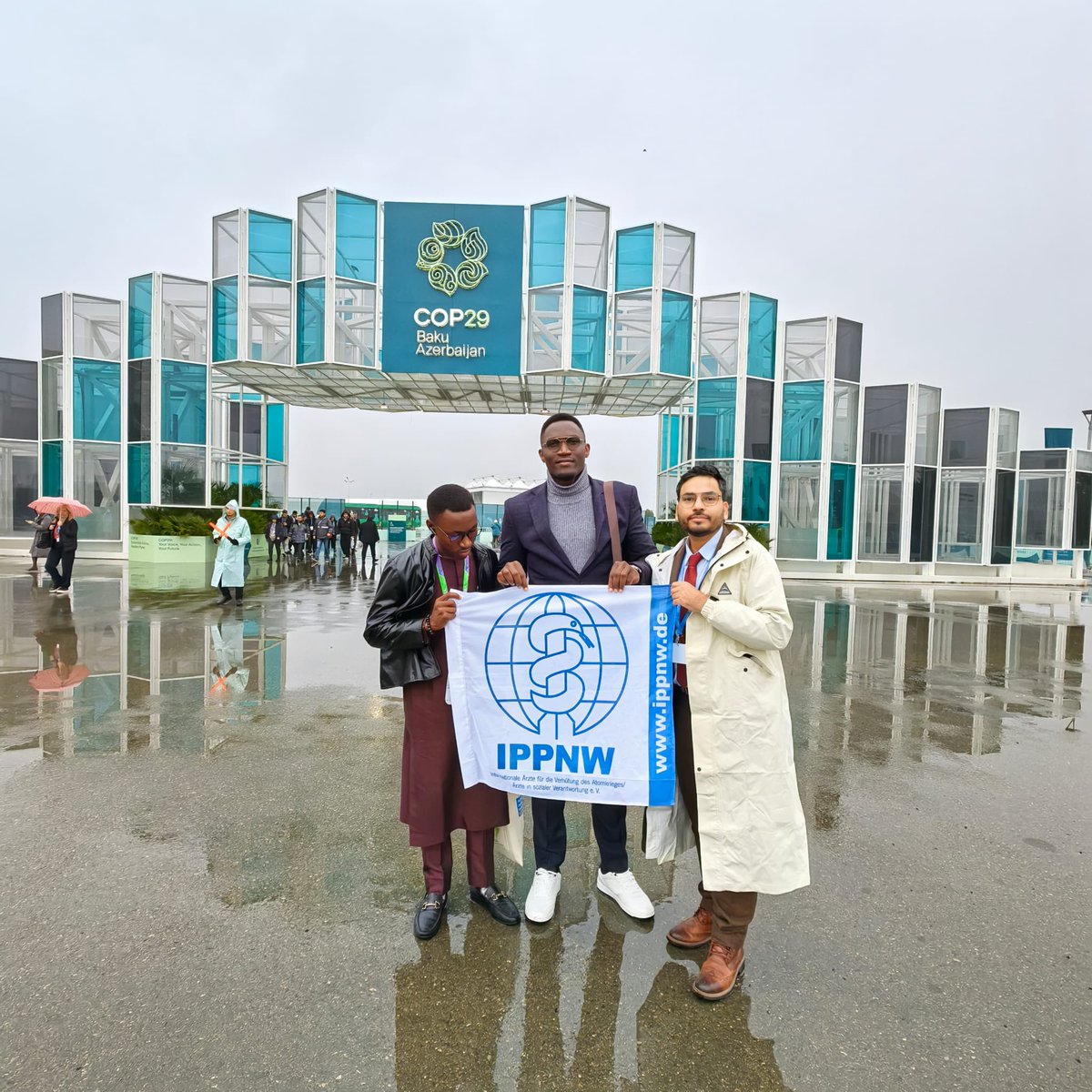 Jabari_ke's tweet photo. Second week @COP29_AZ ,
Demilitarize for Climate Justice!
Militaries are responsible for 5.5% of GHG emissions
2.4 trillion dollars spent on the military
#DivestFromWar, #InvestInClimateJustice
#NoNukes #NoWar #NoWarming #StopWarInAfrica #IPPNW https://t.co/rpLJL0bPD7
