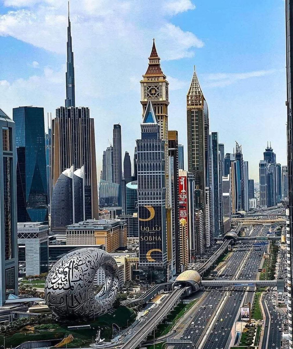 After views of Beautiful Dubai
Happy Monday Afternoon 
Stay Blessed 🙌