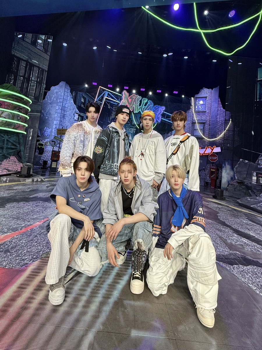 NEXZ_official's tweet photo. 넥스지 난리나자 ☄️

#NEXZ #넥스지 #ネクスジ
#NALLINA #NEXZ_NALLINA
#NEXZ_COMEBACKSHOW https://t.co/s3dPIPIlrN