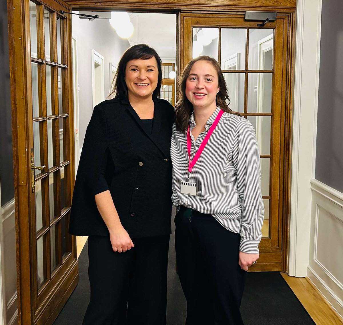 Tak <a href="/sophieloehde/">Sophie Løhde</a> for gode og væsentlige snakke om den nye #sundhedsreform og det store arbejde der venter. <a href="/YngreLaeger/">Yngre Læger</a> bidrager meget gerne i arbejdet om karriereveje og rekruttering og hvad der er vigtigt for fremtidens alment praktiserende læger
#sundpol #dkpol