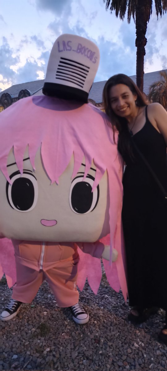 Qué les parece tener más de Tsuki en un canal personal? Leo sus comentarios, saludetes.