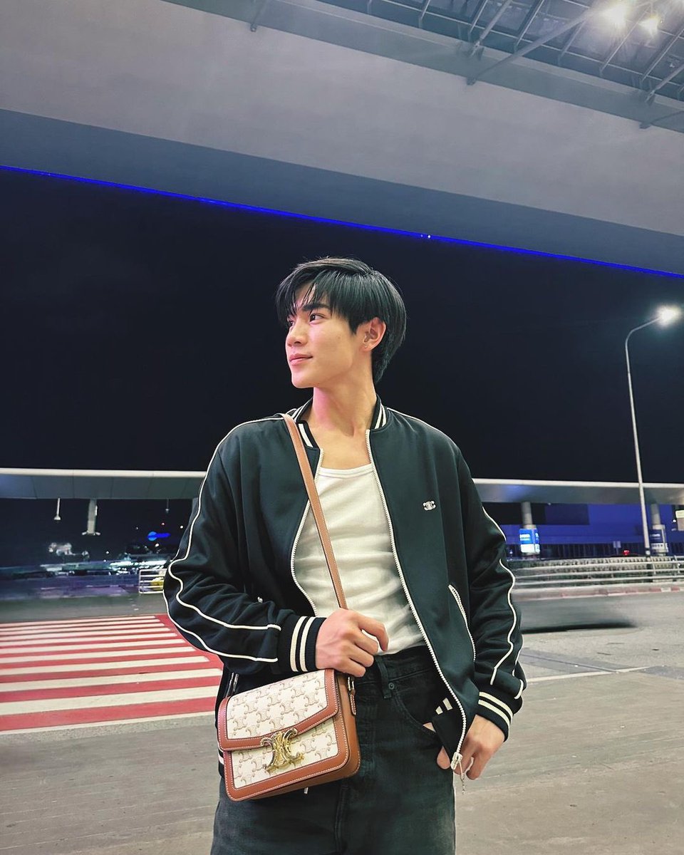 Pkhunfourth's tweet image. Celine boy  😳❤️‍🔥❤️‍🔥❤️‍🔥

— หล่อปัง นัมเบอร์วันที่สุด โมเดลนายแบบ 

#FourthCheckFourthCheck
#Fourthnattawat @tawattannn