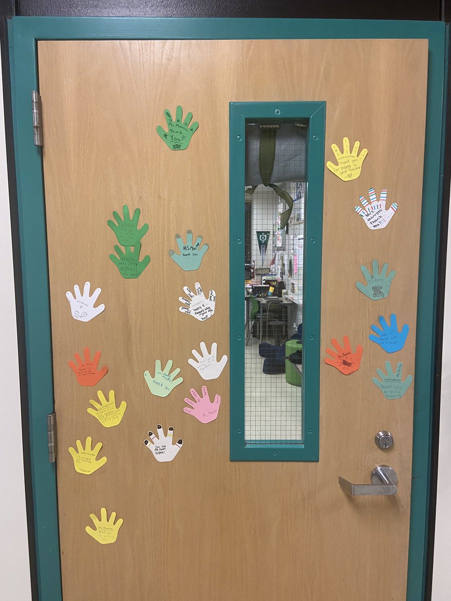 Lovely surprise this Monday morning. Sweet notes from my learners to get this week off to a great start!!! Thanks GRE PTA!!! <a href="/GardenRidgeES/">Garden Ridge ES</a> #gr8gators