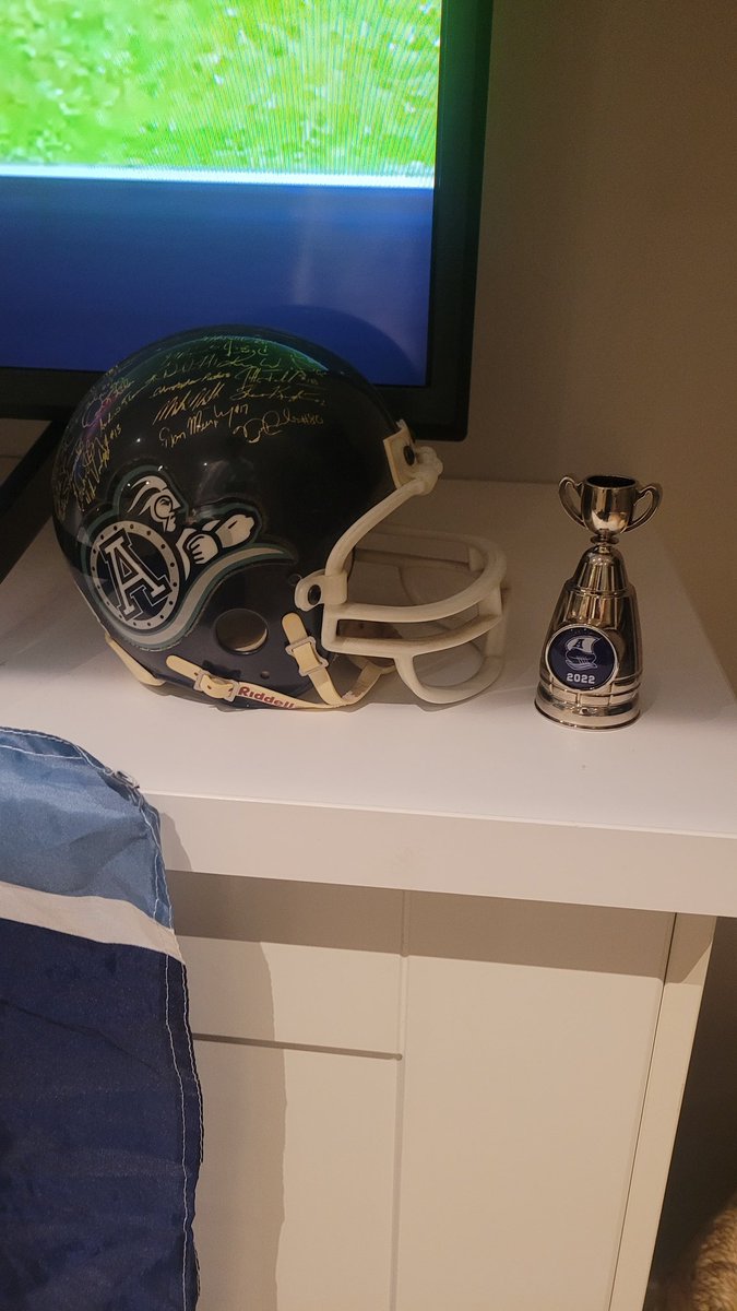 BrianP45's tweet photo. GREY CUP CHAMPIONS!!!!

We did it again!!

#Argos #GreyCup #CFLGreyCup https://t.co/MNdDE884OO