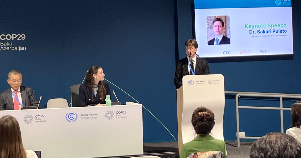 Talousvaliokunnan pj <a href="/SakariPuisto/">Sakari Puisto</a> kertoo 🇫🇮 vähähiilitiekartoista ja valmisteilla olevasta puhtaiden investointien verohyvityksestä <a href="/CLC_fi/">Climate Leadership Coalition</a> järjestämässä korealais-suomalais-saksalaisessa tapahtumassa. Myös YmV:n pj <a href="/MikkonenKrista/">Krista Mikkonen</a> mukana. #COP29