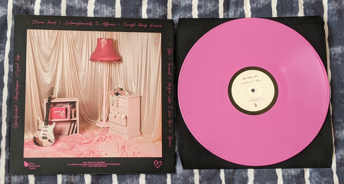 lbmcfc (@lbmcfc1) on Twitter photo Gorgeous vinyl and brilliant music. Nice one ๐๐๐ @waxtreecastband Gorgeous vinyl and brilliant music. Nice one ๐๐๐ @waxtreecastband