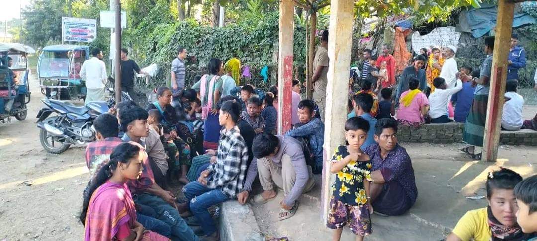IsmailMoha88217's tweet photo. 56 Myanmar Buddhist entered in Bangladesh and as of their language style they are using to cross the border often. https://t.co/pSq89pPc85