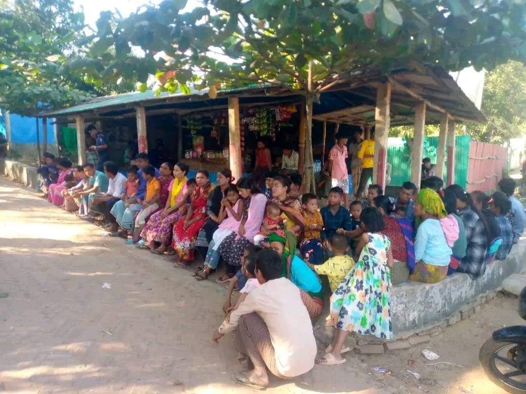 IsmailMoha88217's tweet photo. 56 Myanmar Buddhist entered in Bangladesh and as of their language style they are using to cross the border often. https://t.co/pSq89pPc85