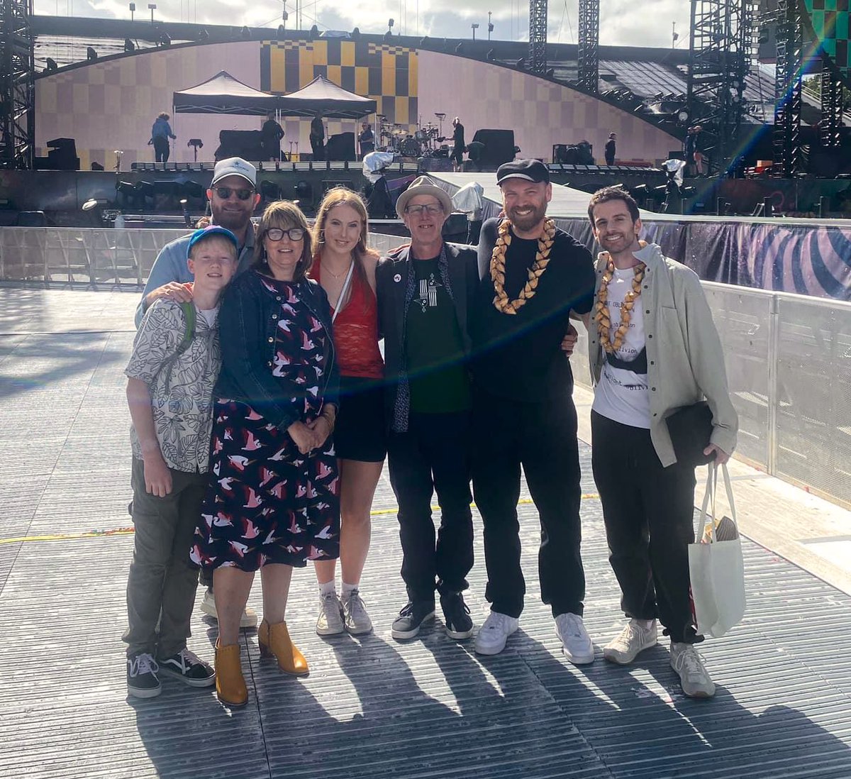 Will Champion, Jonny Buckland and Guy Berryman with Coldplay’s Brothers &amp; Sisters EP (1999) producer Mike Beever and family in New Zealand 🇳🇿 

📸 bit.ly/3ZbUpvm • #ColdplayAuckland