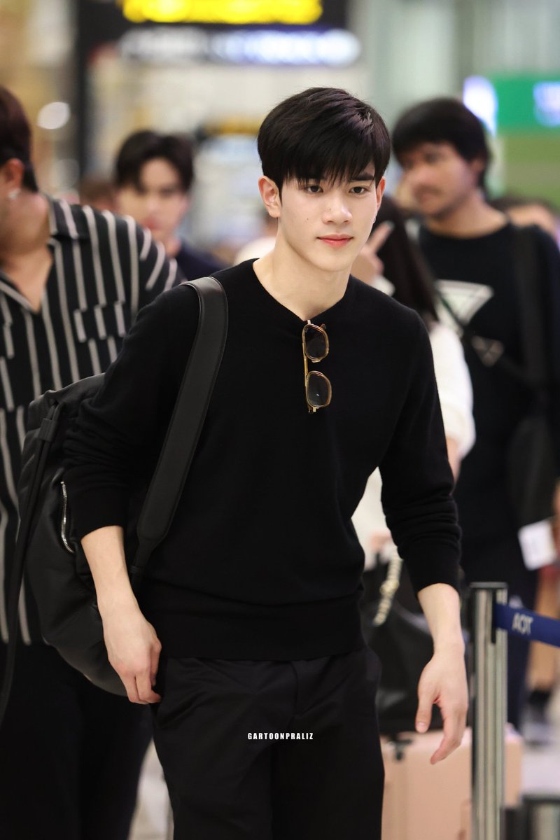 archiveyni's tweet image. airport looks #FourthCheckFourthCheck