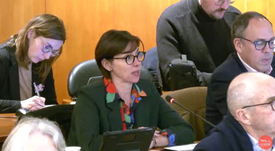 MayenneEcoSolid's tweet image. .@SLefoulon met l'accent sur la garde d’enfants, un levier stratégique pour la #Mayenne :

➡️ c'est soutenir les premiers jours, essentiels pour les enfants ;
➡️ permettre aux parents, surtout les mères, de reprendre une activité ;
➡️dynamiser nos communes et attirer des familles