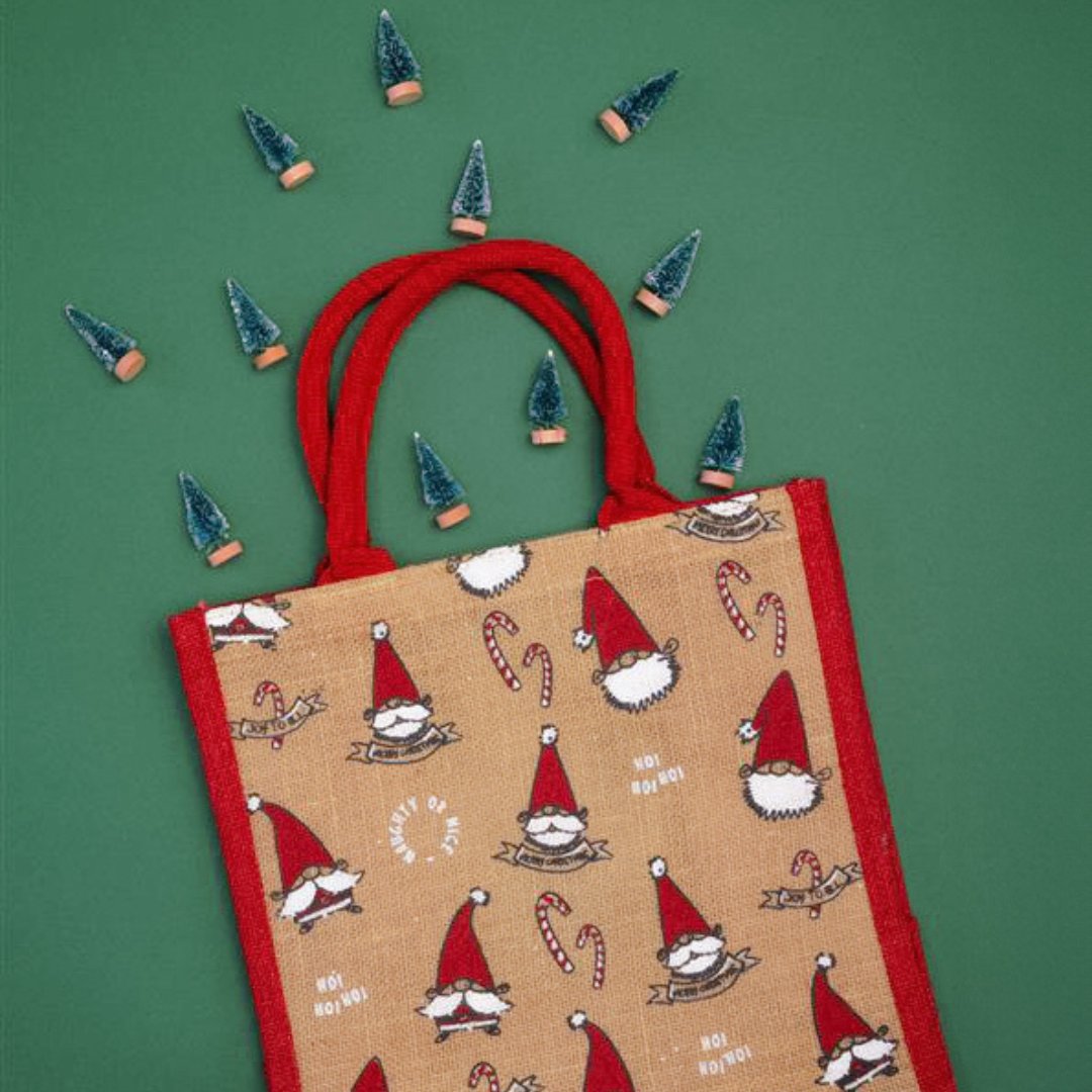 Meet our festive Smiling Santa Jute Bag—the perfect companion for all your Christmas errands. Whether it’s carrying gifts, groceries, or just a ton of holiday cheer, this eco-friendly superstar has got your back (and the planet’s too!). 🌍

bit.ly/3TP32ZO