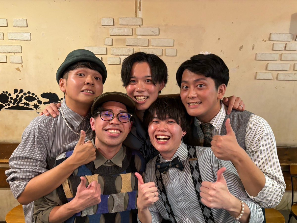 島 tweet media