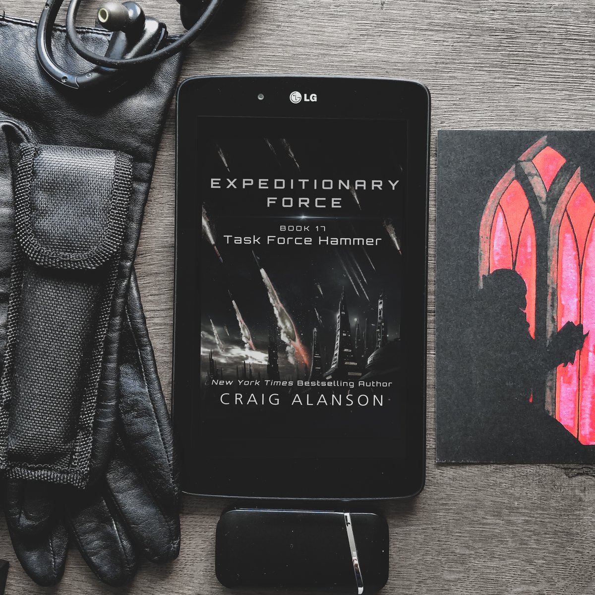 wannabekingpin's tweet photo. It’s always a treat to get to read an Expeditionary Force book. We’re back with seventeenth, Task Force Hammer by Craig Alanson, and it’s been a wild ride, with an explosive ending. | #scifibooks #spaceoperabooks #nosferatureads #booktwt https://t.co/8VH3EqBxZI