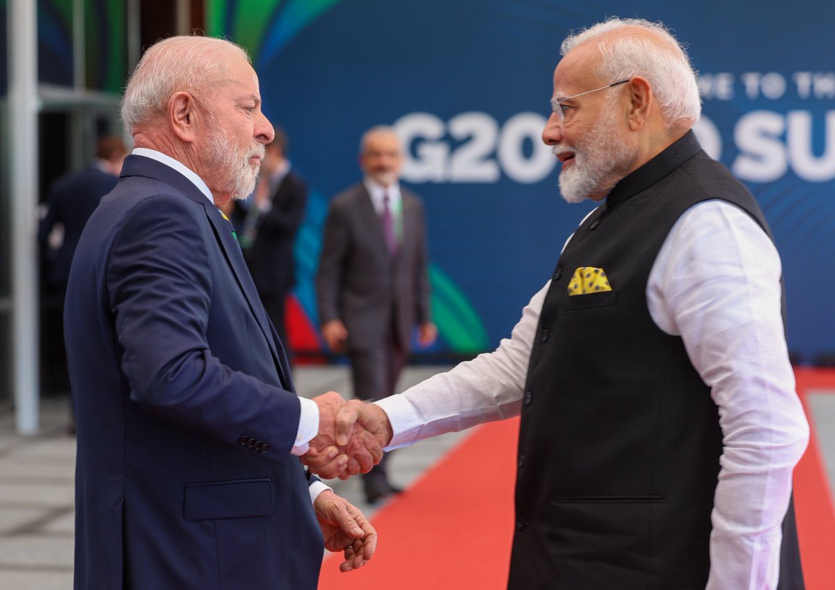 Narendra Modi tweet media