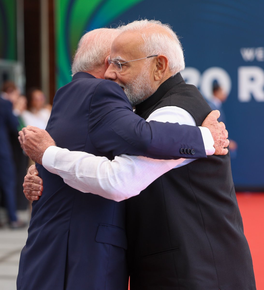 Narendra Modi tweet media