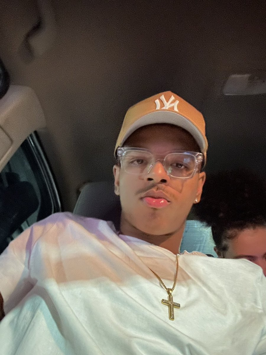 itsnotjdottTV's tweet photo. Bored make the feed interesting https://t.co/WfTiTrgA4o