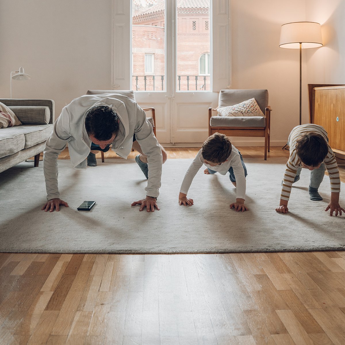 Warmtepomp en vloerverwarming: het efficiënte duo. De combinatie van vloerverwarming met een warmtepomp is erg populair. Door de lage aanvoertemperatuur werkt de warmtepomp zuiniger en verspreidt de vloerverwarming gelijkmatig warmte door je huis.
 bit.ly/4hGnLtb