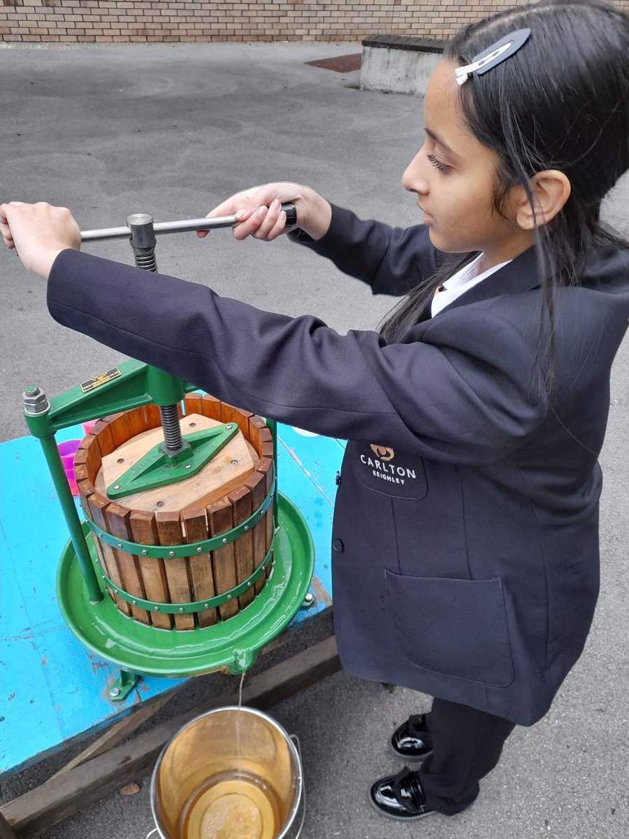 CarltonKeighley (@carltonkeighley) on Twitter photo Great to be working with <a href="/FruitWorksCoop/">Fruit Works</a> who encourage the planting, pruning & propagation of fruit trees for the benefit of communities in Bradford & Leeds. Our students started the programme by making fresh apple juice using a press! <a href="/TreesforCities/">Trees for Cities</a> <a href="/MyLivingWell1/">My Living Well</a> #CarltonEdge Great to be working with <a href="/FruitWorksCoop/">Fruit Works</a> who encourage the planting, pruning & propagation of fruit trees for the benefit of communities in Bradford & Leeds. Our students started the programme by making fresh apple juice using a press! <a href="/TreesforCities/">Trees for Cities</a> <a href="/MyLivingWell1/">My Living Well</a> #CarltonEdge