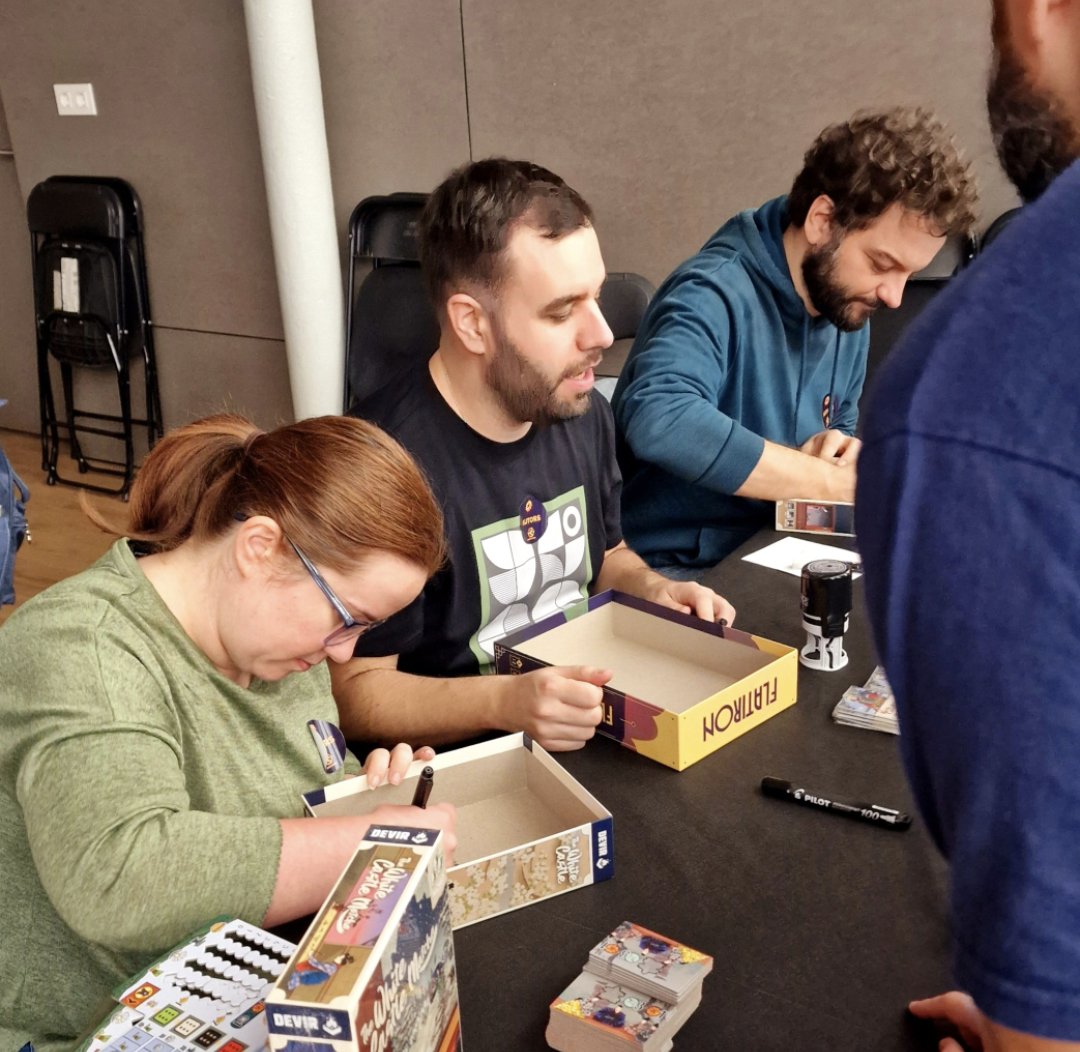 Salgo muy favorecido en esta foto con <a href="/llama_dice/">Llama Dice</a> y <a href="/JoanGuardiet/">Joan Guardiet</a> 🤣🤣🤣