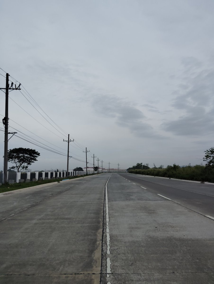 gloxyalexa's tweet photo. Who knows this location? Tara jogging here https://t.co/pyobU5Q0dc