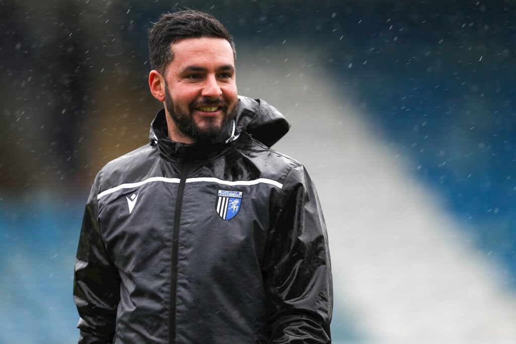 ksnfootball's tweet photo. Goalkeeper coach @Derenibrahim has achieved many things in his career. A coach at #Gills for nearly three years; is Chairman of @SCEFLeague side @Sutton_Athletic but how many know that the keeper is also one of the county’s most recent full internationals. https://t.co/pu3q9WBLlX https://t.co/75OJ4DFF0V